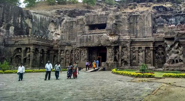 Discover Ajanta and Ellora Caves – A UNESCO World Heritage Site, featuring ancient rock-cut caves, magnificent sculptures, Buddhist monasteries, and Hindu and Jain temples in Maharashtra.