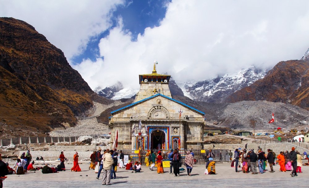 Discover Kedarnath Temple – A sacred Shiva shrine nestled in the Himalayas, renowned for its spiritual significance, breathtaking scenery, and pilgrimage journey in Uttarakhand.