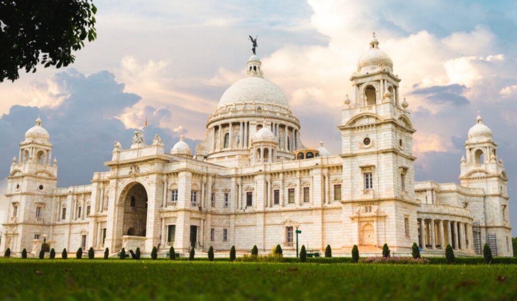 Discover Victoria Memorial in Kolkata – A magnificent marble monument, symbolizing British colonial heritage, architectural grandeur, rich history, and a cultural landmark in West Bengal.