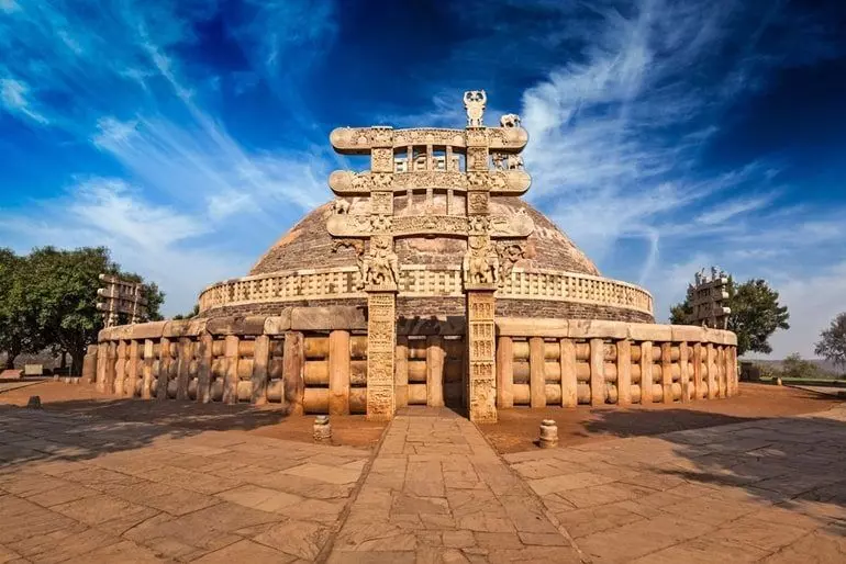 Discover Sanchi Stupa – A UNESCO World Heritage Site, ancient Buddhist monument, architectural masterpiece, and symbol of Emperor Ashoka’s legacy in Madhya Pradesh.