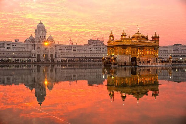 3 Must-Visit Places in Punjab That Showcase the State’s Diverse Charm – Explore the Golden Temple in Amritsar for spiritual serenity, Wagah Border for patriotic fervor, and Patiala for royal heritage and vibrant culture.