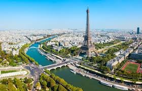 Experience Paris: The City of Love, Iconic Landmarks, Charming Cafés, Rich History, World-Class Art, and Timeless Elegance Along the Seine