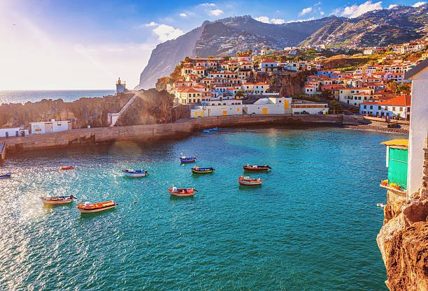 Experience the Charm of Portugal: Stunning Coastlines, Rich History, Vibrant Culture, Delicious Cuisine, and Breathtaking Landscapes from Lisbon to the Algarve