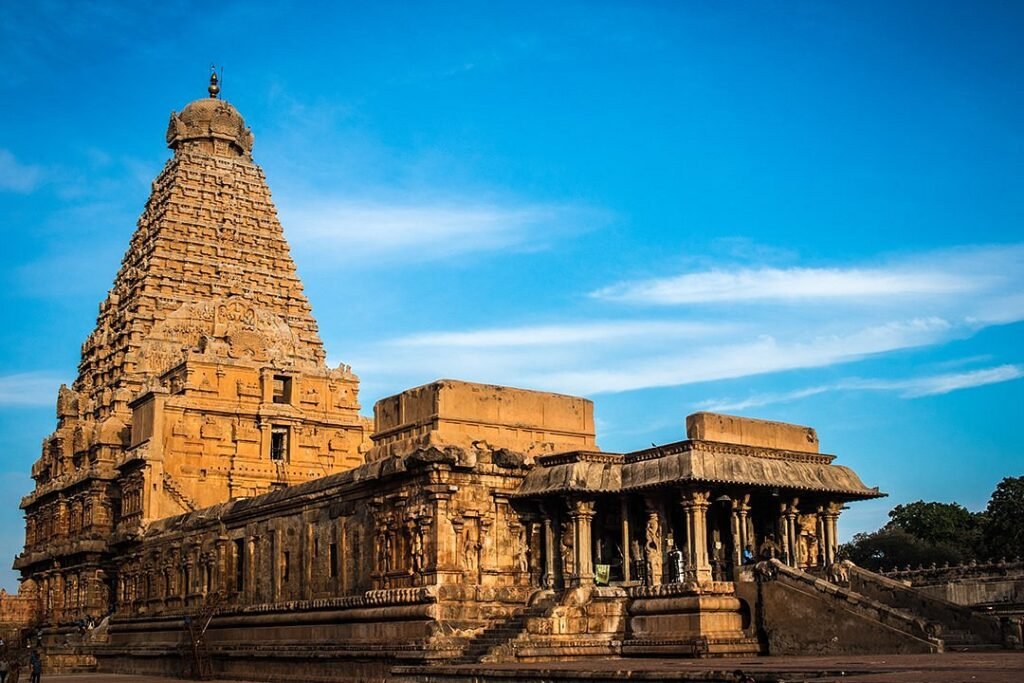 Discover Brihadeeswarar Temple – A UNESCO World Heritage Site, architectural masterpiece, spiritual landmark, and a symbol of Chola dynasty’s grandeur in Thanjavur, Tamil Nadu.