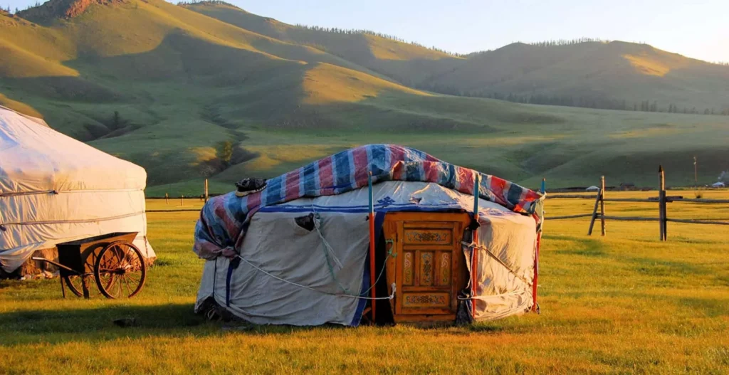 Mongolia: A Land of Vast Steppes, Nomadic Traditions, and Breathtaking Landscapes, from the Gobi Desert to the Altai Mountains