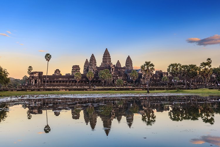 Siem Reap, Cambodia: Gateway to Angkor Wat, Rich in Ancient Temples, Lively Markets, and Khmer Culture