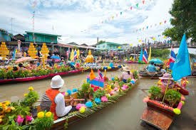 Bangkok’s Best-Kept Secrets: Temples, Street Food, and Floating Markets